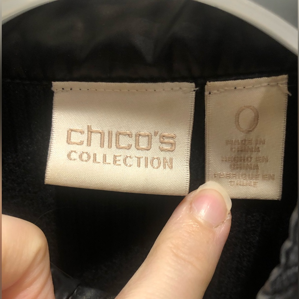 2/$30 Chico’s Black Quilted Vest Sz 0(S) Floral Zip Front - Picture 4 of 13